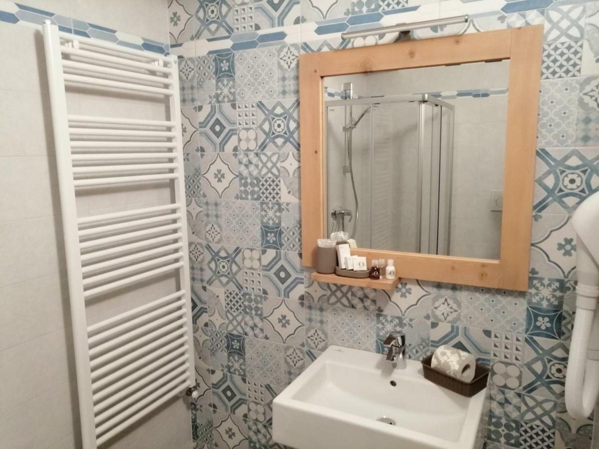Le 4 Stagioni Hotel Cavedago Luaran gambar