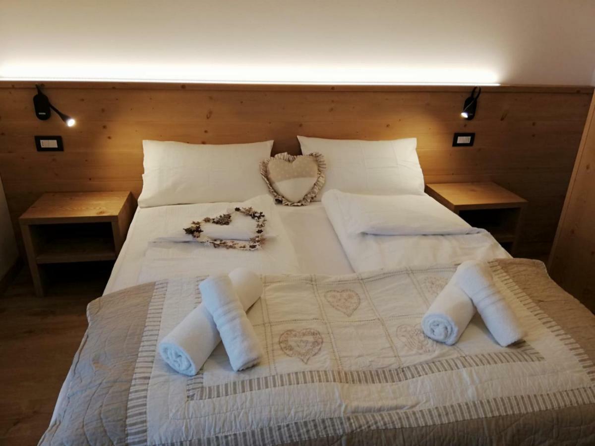Le 4 Stagioni Hotel Cavedago Luaran gambar