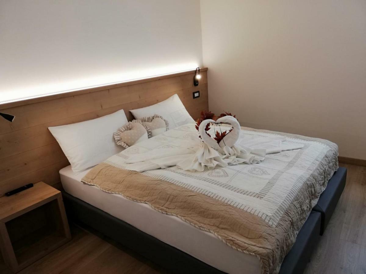 Le 4 Stagioni Hotel Cavedago Luaran gambar