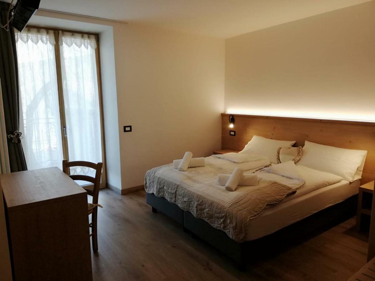 Le 4 Stagioni Hotel Cavedago Luaran gambar