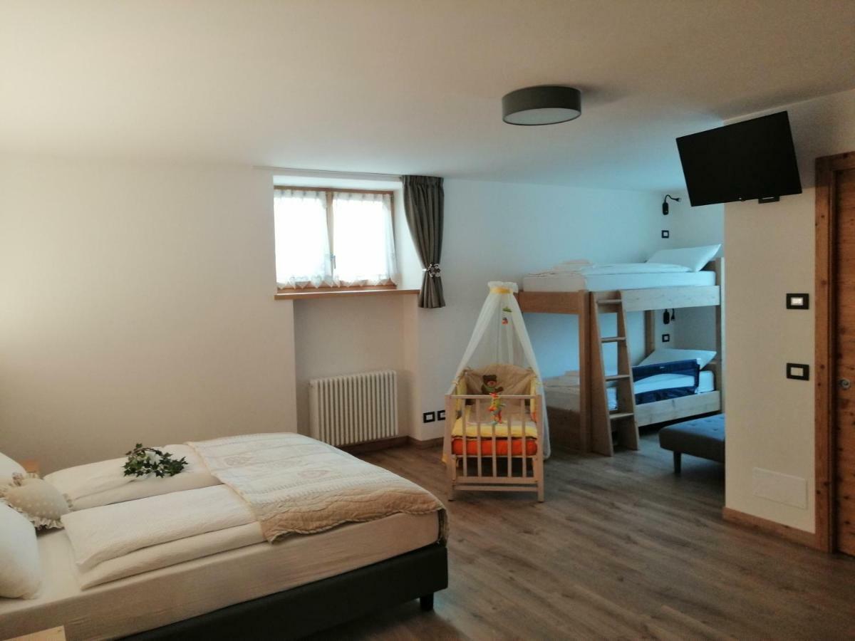 Le 4 Stagioni Hotel Cavedago Luaran gambar